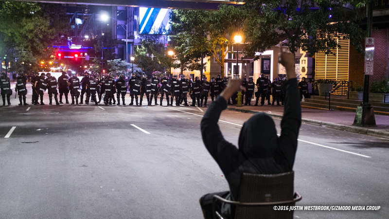 Illustration for article titled A Night Of Tear Gas And Chaos In Charlotte